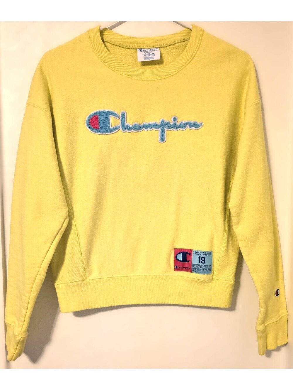Champion Reverse Weave Yellow Crewneck Sweatshirt Chenille Spell out Small